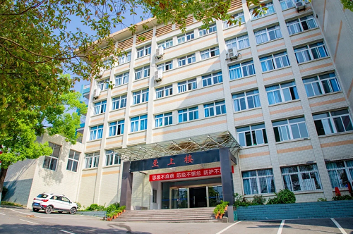 校園環(huán)境